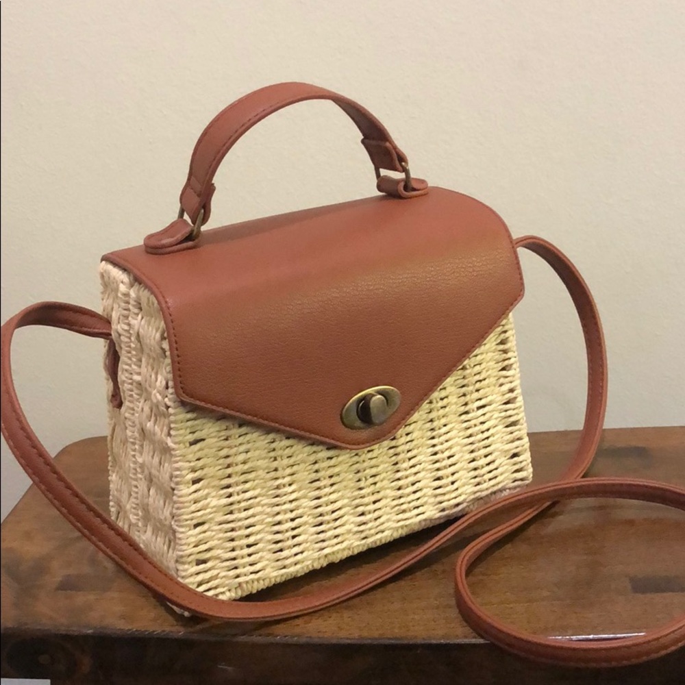 RECTANGULAR WHICKER CROSSBODY BAG
